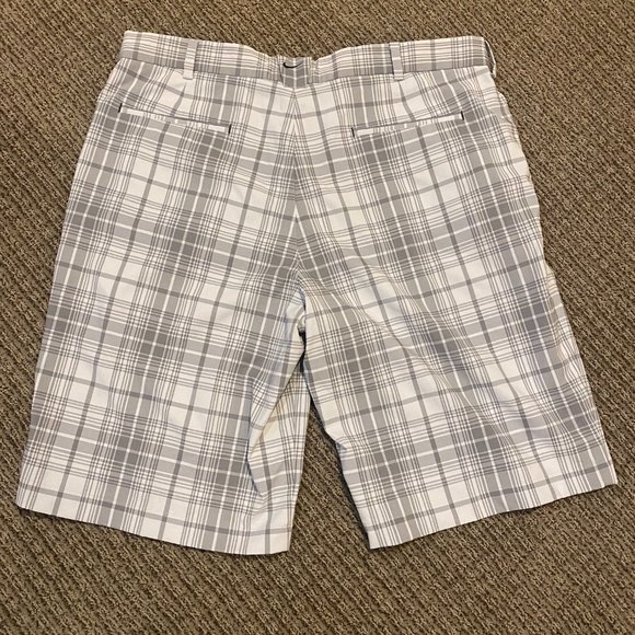 Men's Nike Golf Shorts - Size 38 - Picture 2 of 3
